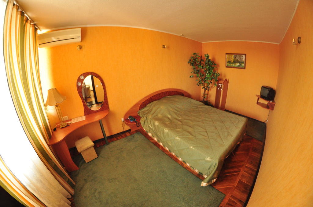 Tourist Hotel Charkiw Zimmer foto