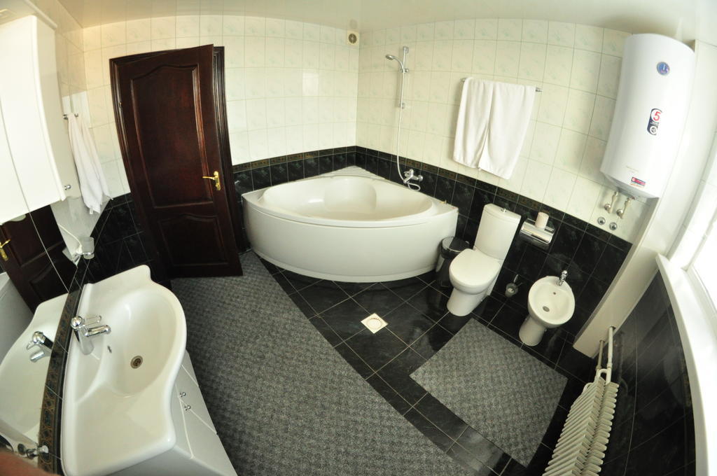 Tourist Hotel Charkiw Zimmer foto