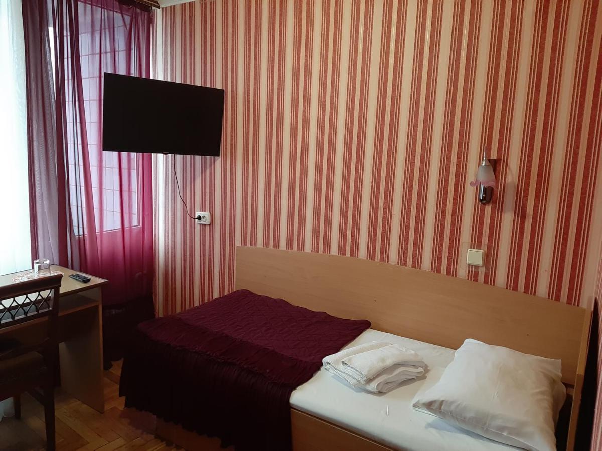 Tourist Hotel Charkiw Exterior foto