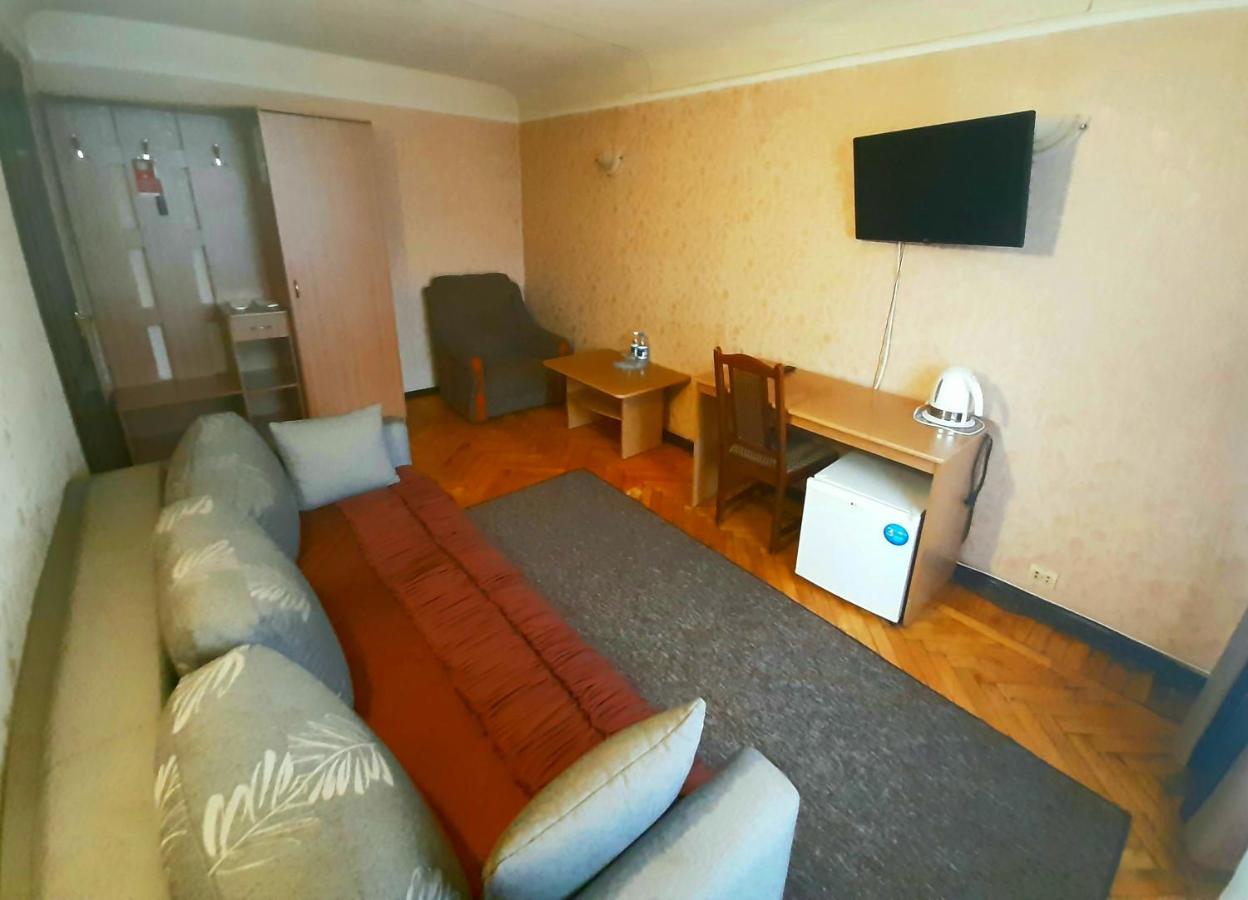 Tourist Hotel Charkiw Exterior foto
