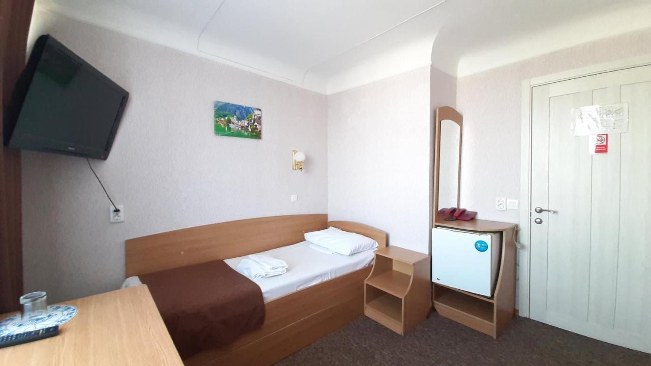 Tourist Hotel Charkiw Exterior foto