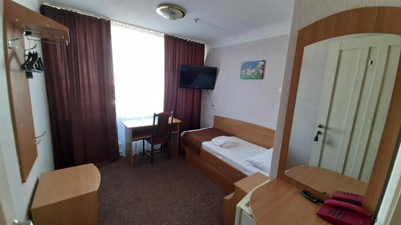 Tourist Hotel Charkiw Exterior foto